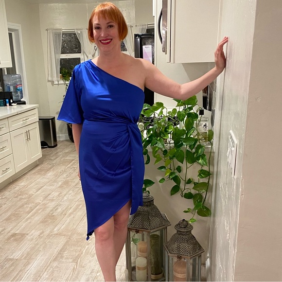 Chic One-Shoulder Royal Blue Satin Cocktail Dress - Picture 1 of 6